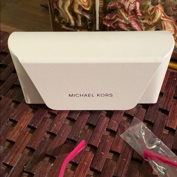 Original and new Michael Khors sunglasses - Picture 6 of 8